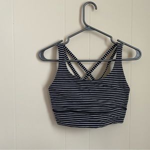 Lululemon size 6 B&W striped sports bra!